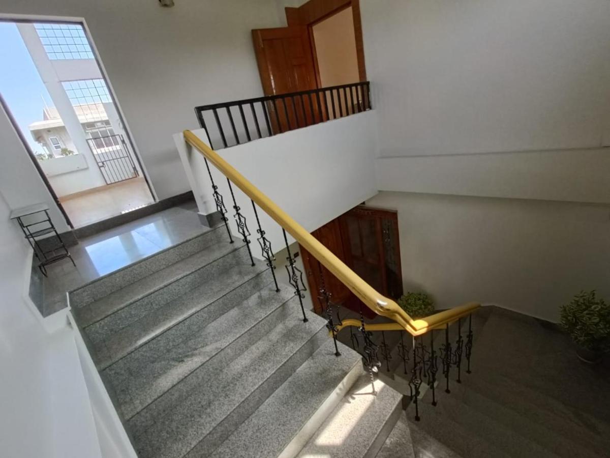Mi Casa Homestay Гувахати Экстерьер фото