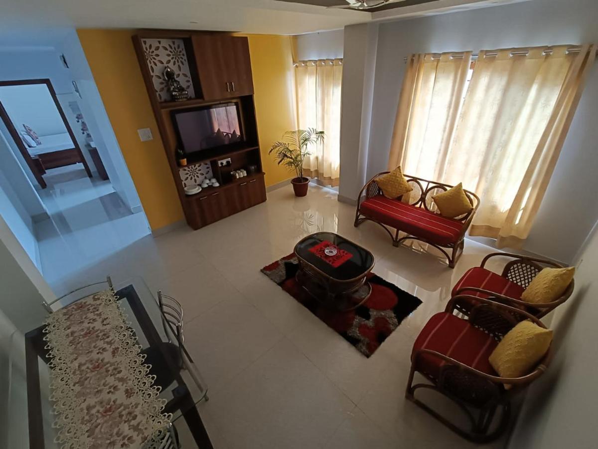 Mi Casa Homestay Гувахати Экстерьер фото