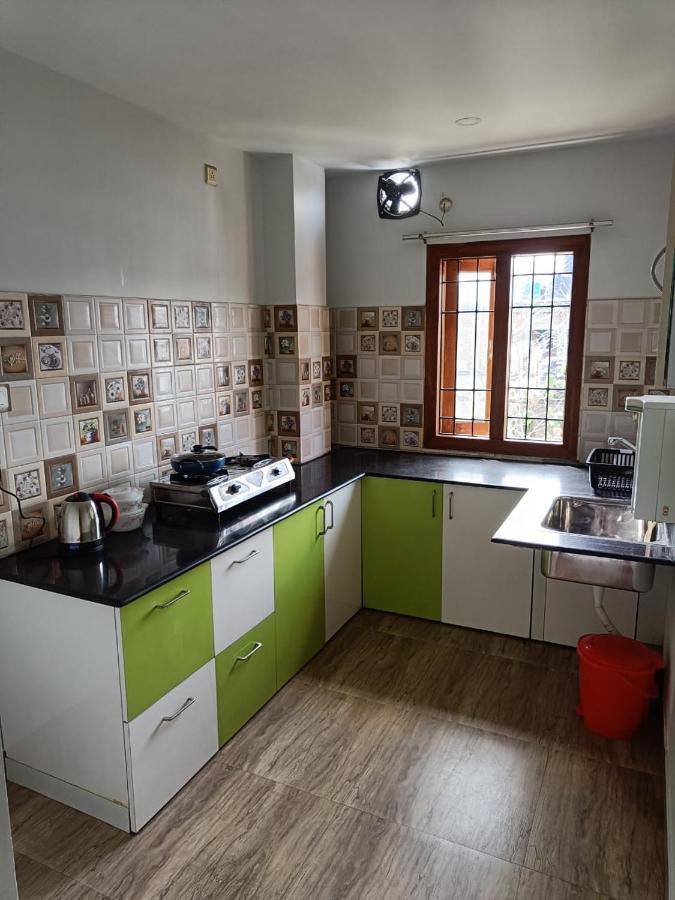 Mi Casa Homestay Гувахати Экстерьер фото